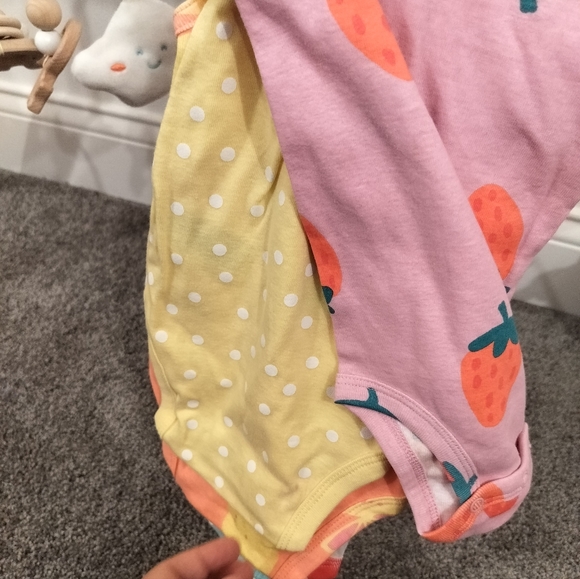 Carter baby onesies - Picture 6 of 6